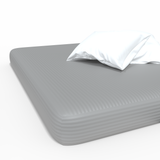 Handgefertigtes luxuriöses Premium gestreifter Satin Baumwoll Spannbettlaken | Drizzle